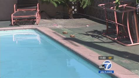 Police investigating drowning incident in Hollywood; 2 children hospitalized